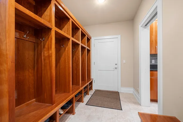 $1,250,000 | 2101 Hunters Ridge Court, Manitowoc, WI 54220