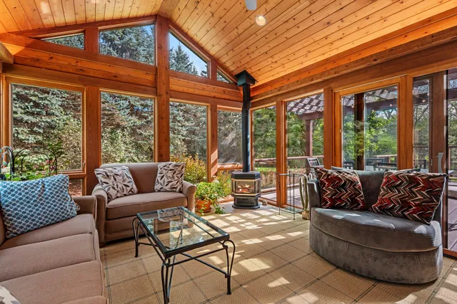 $1,250,000 | 2101 Hunters Ridge Court, Manitowoc, WI 54220