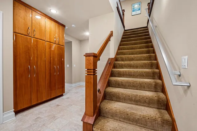 $1,250,000 | 2101 Hunters Ridge Court, Manitowoc, WI 54220