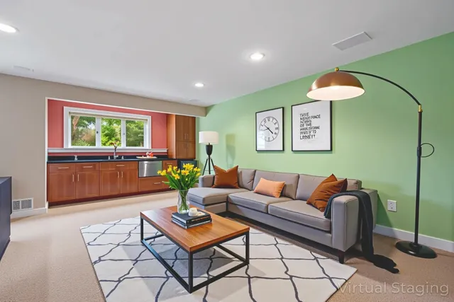 $1,250,000 | 2101 Hunters Ridge Court, Manitowoc, WI 54220