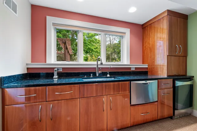 $1,250,000 | 2101 Hunters Ridge Court, Manitowoc, WI 54220