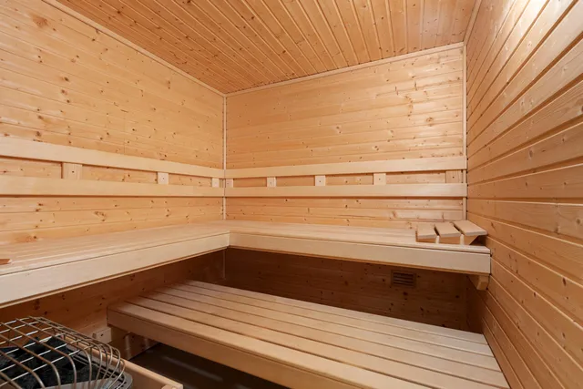 $1,250,000 | 2101 Hunters Ridge Court, Manitowoc, WI 54220