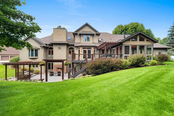 $1,250,000 | 2101 Hunters Ridge Court, Manitowoc, WI 54220
