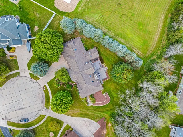 $1,250,000 | 2101 Hunters Ridge Court, Manitowoc, WI 54220