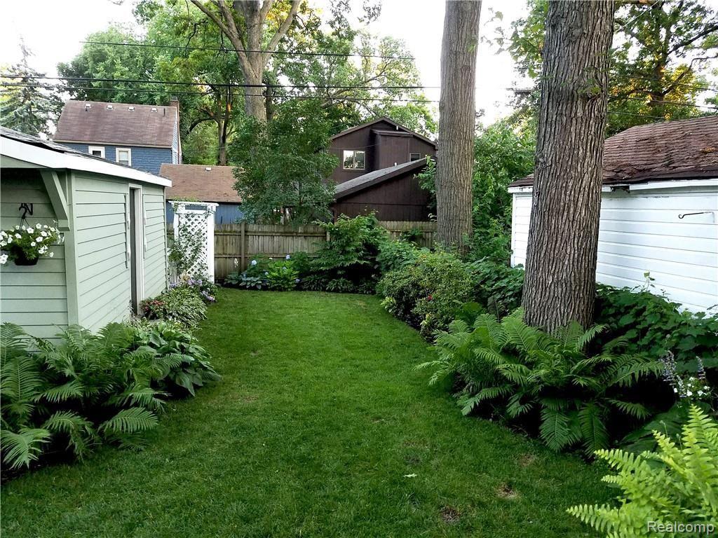 82 Kensington Boulevard Pleasant Ridge, MI 48069 - Photo 24 of 30 82 Kensington_20.jpg