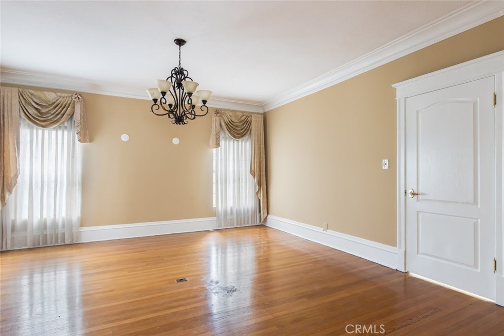314 West Kenneth Road Glendale, CA 91202 - Photo 10 of 55 Gallery Image 10