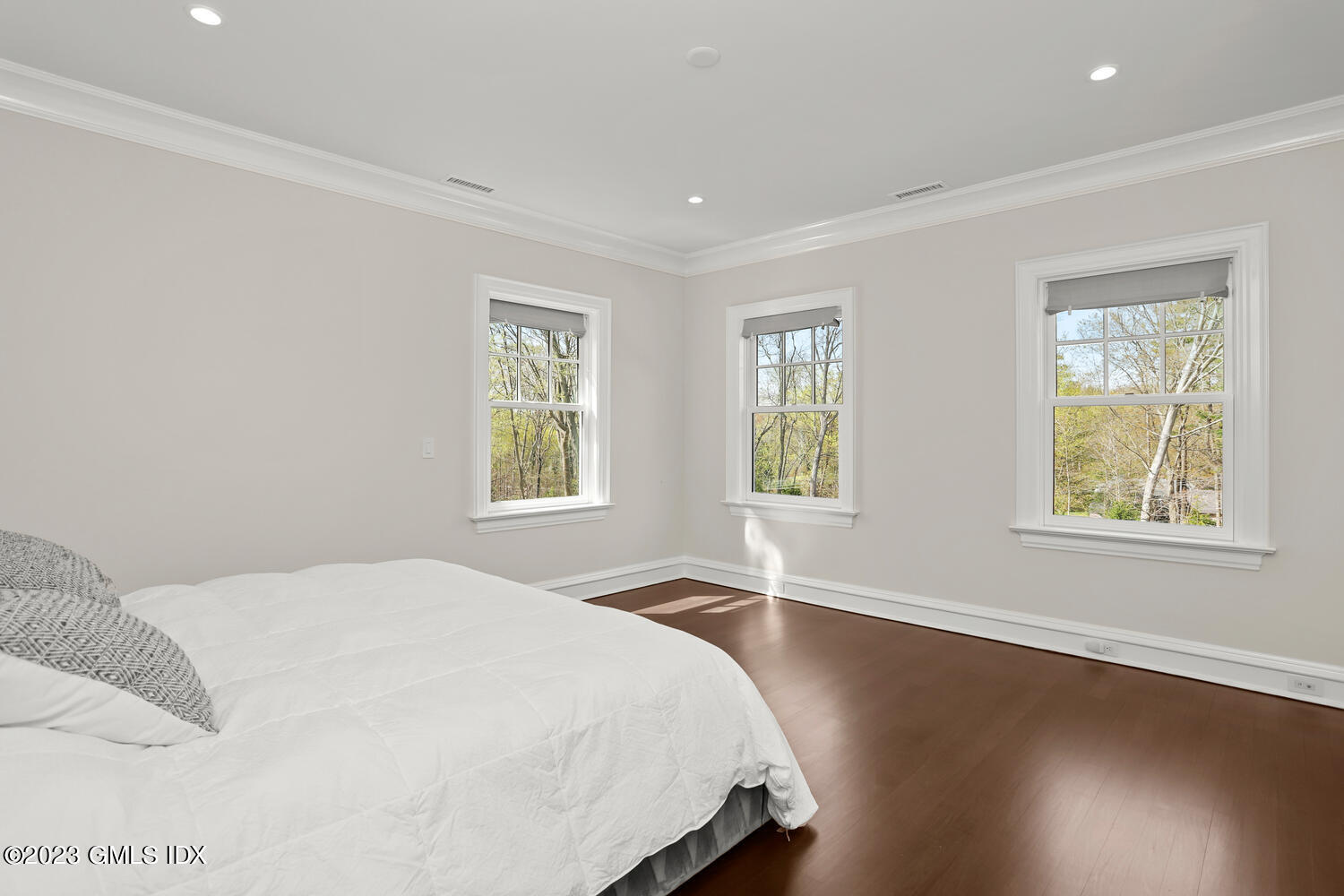 17 Wooddale Road Greenwich, CT 06830 - Photo 52 of 68 17 Wooddale Rd Greenwich CT-large-023-02