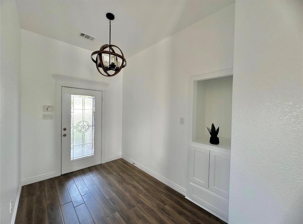 107 Rock Salt Court Springtown, TX 76082 - Photo 9 of 20