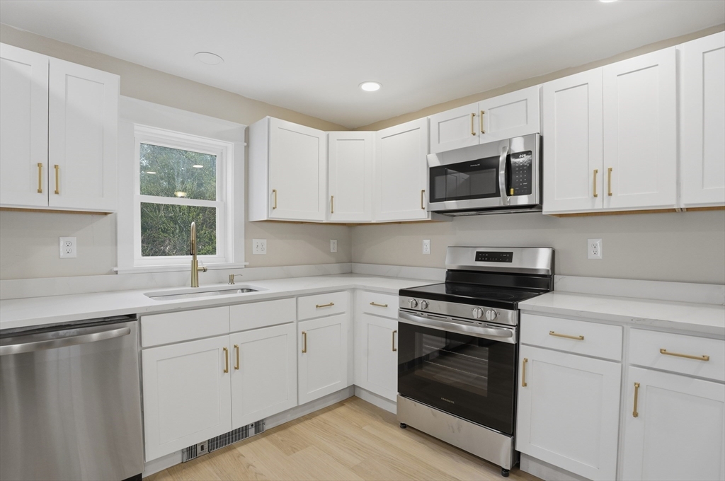 5 Russell Avenue Ashburnham, MA 01430 - Photo 14 of 33
