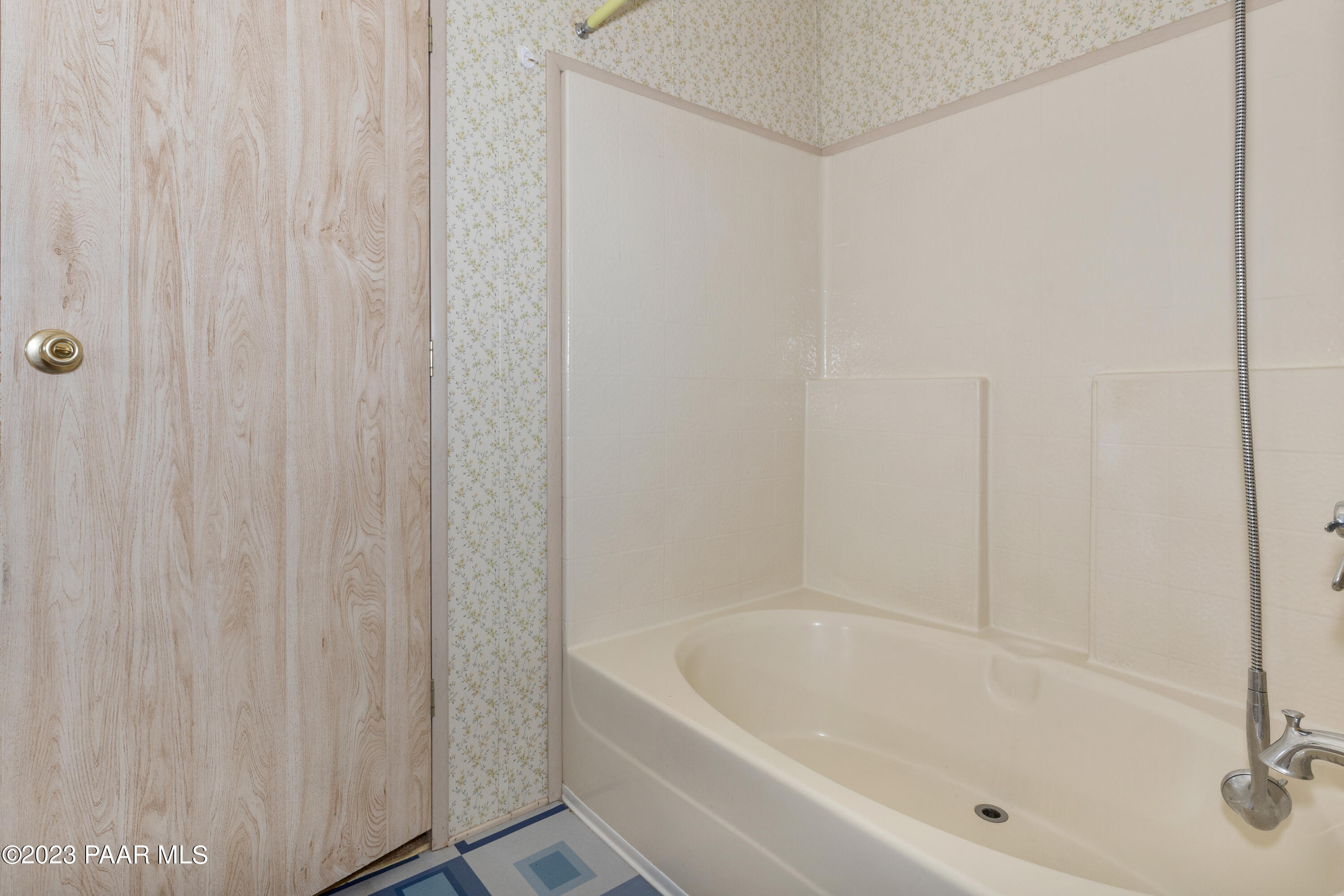 10311 Brahma Road Dewey, AZ 86327 - Photo 11 of 21 Master Bath