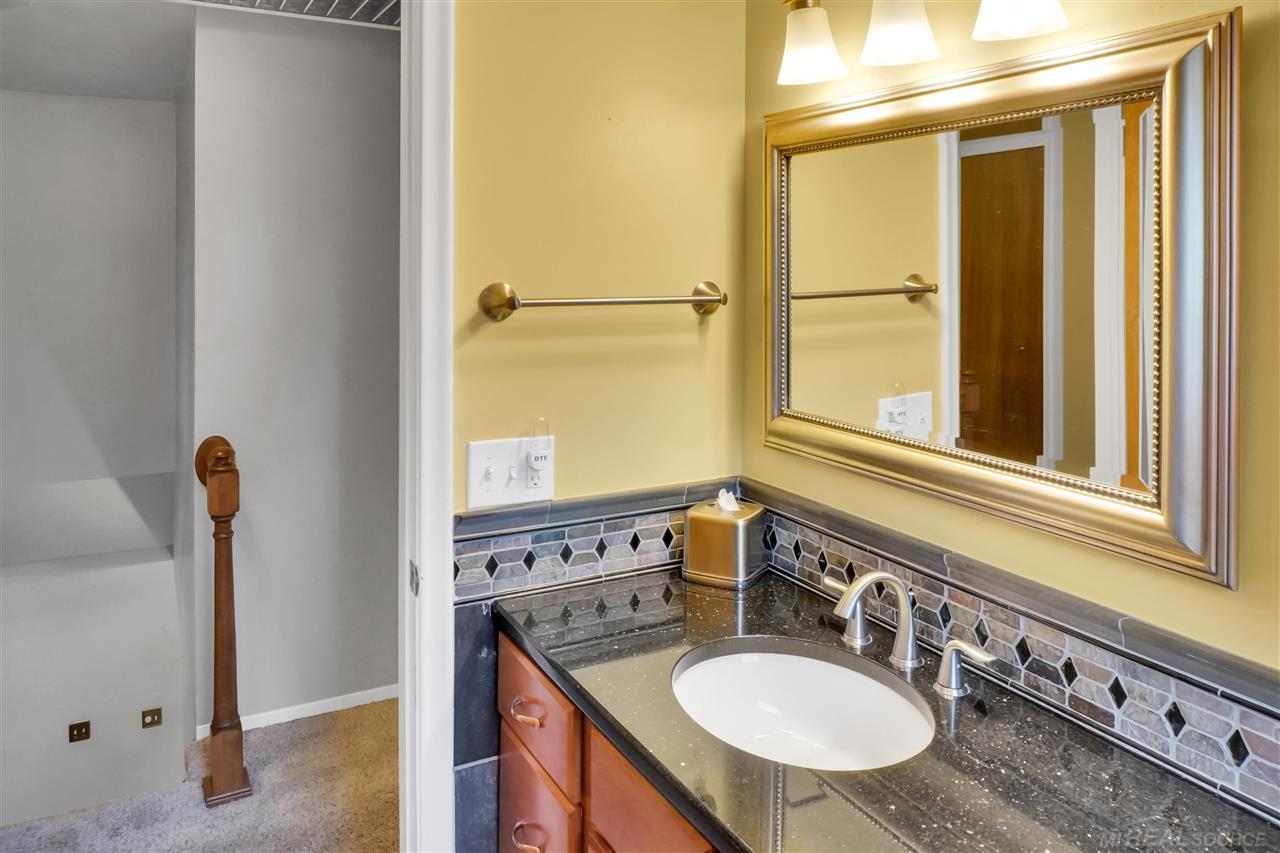 47371 Kathleen Road Macomb, MI 48044 - Photo 16 of 42 50055191-15.JPG
