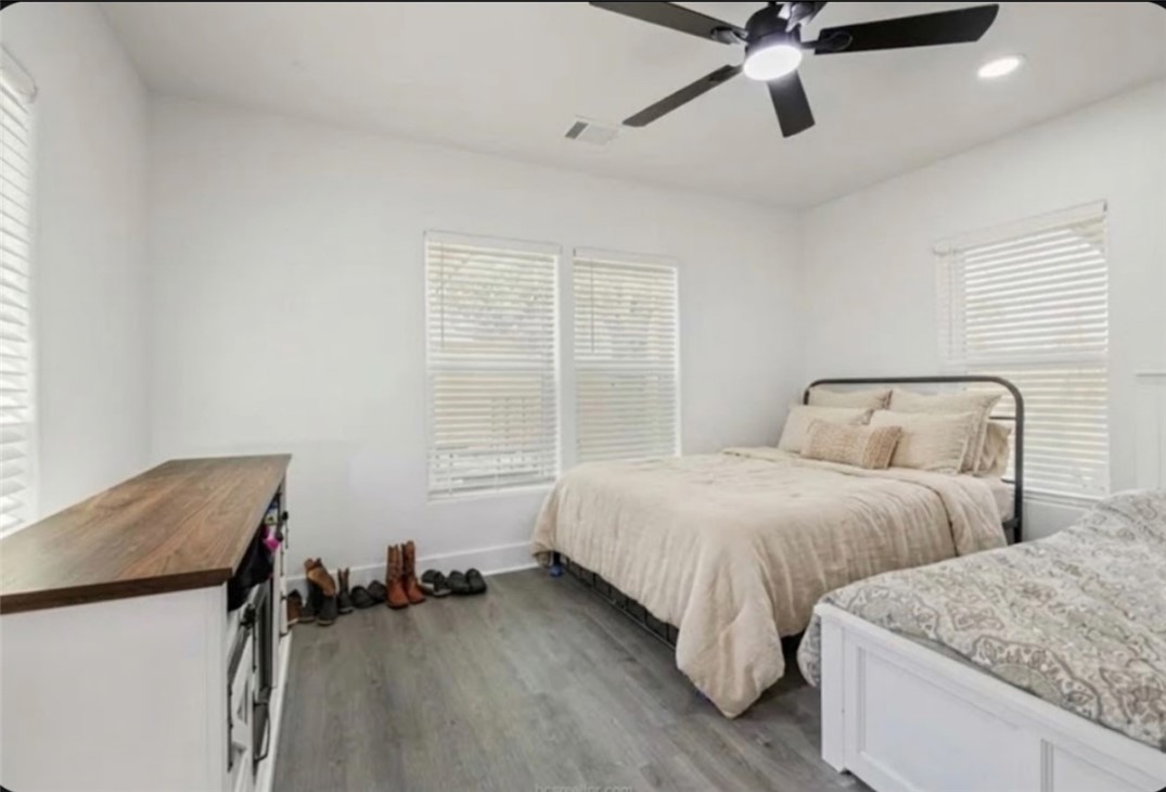 902 Post Oak Street Hearne, TX 77859 - Photo 11 of 20