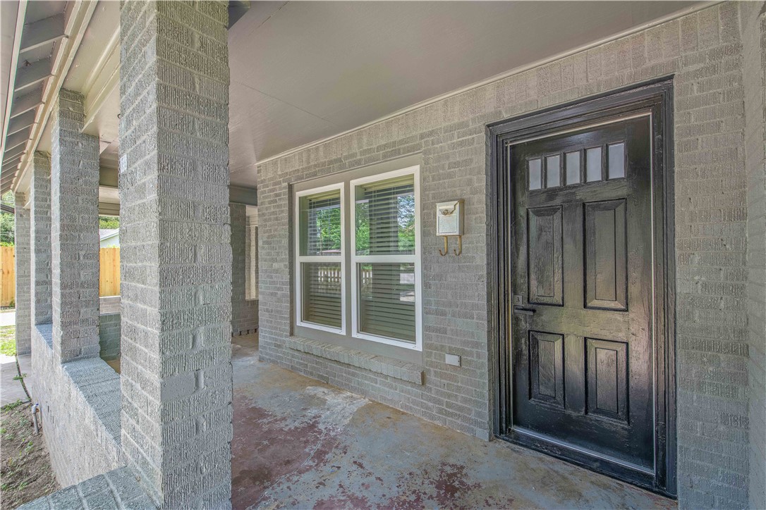 902 Post Oak Street Hearne, TX 77859 - Photo 3 of 20