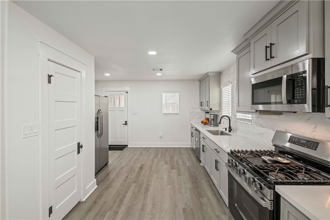 902 Post Oak Street Hearne, TX 77859 - Photo 8 of 20