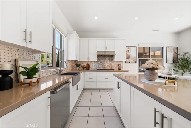 $2,060,000 | 121 Tall Reed, Irvine, CA 92618