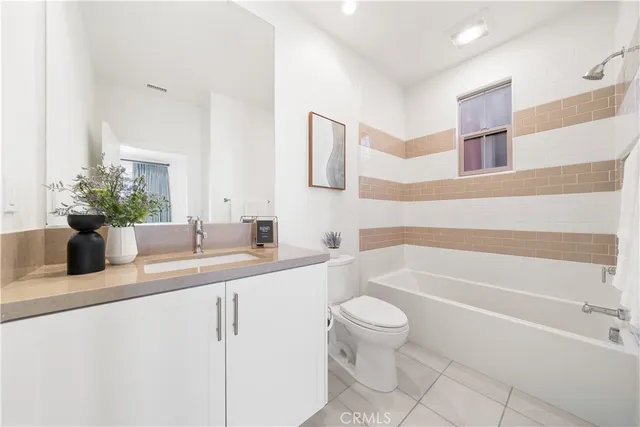 $2,060,000 | 121 Tall Reed, Irvine, CA 92618