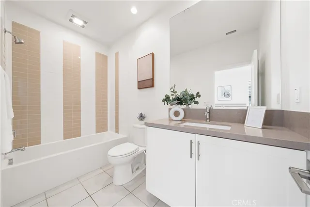 $2,060,000 | 121 Tall Reed, Irvine, CA 92618