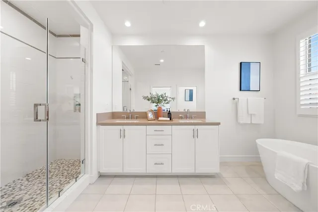 $2,060,000 | 121 Tall Reed, Irvine, CA 92618