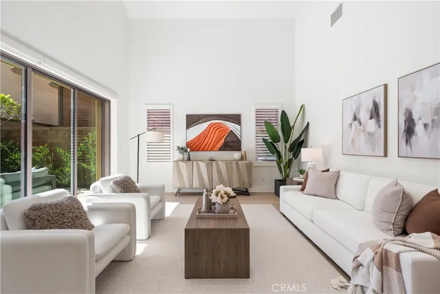 $2,060,000 | 121 Tall Reed, Irvine, CA 92618