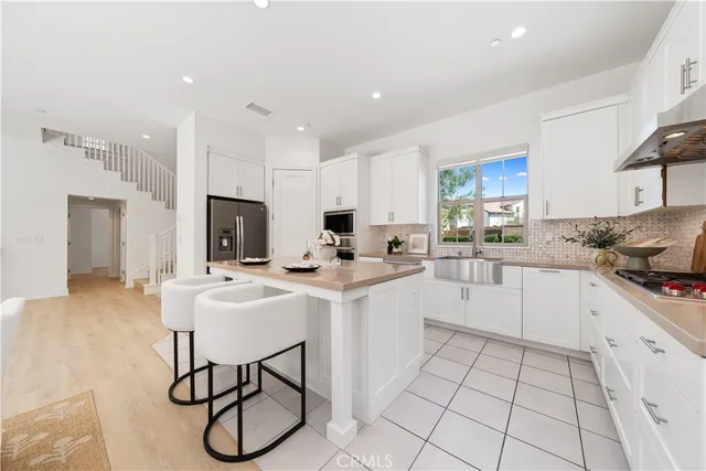 $2,060,000 | 121 Tall Reed, Irvine, CA 92618