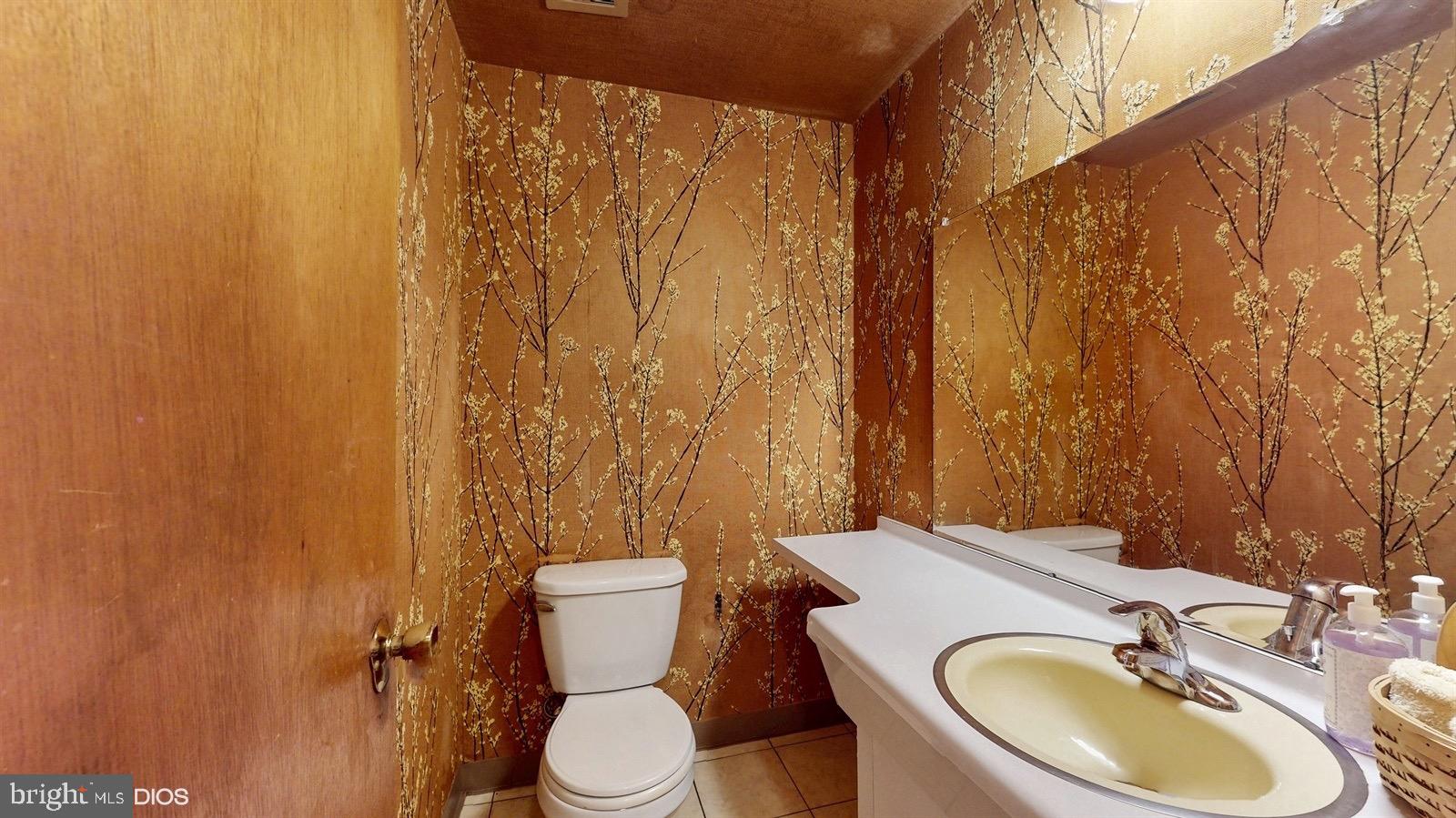 8511 Bridle Road Philadelphia, PA 19111 - Photo 8 of 27 powder rm