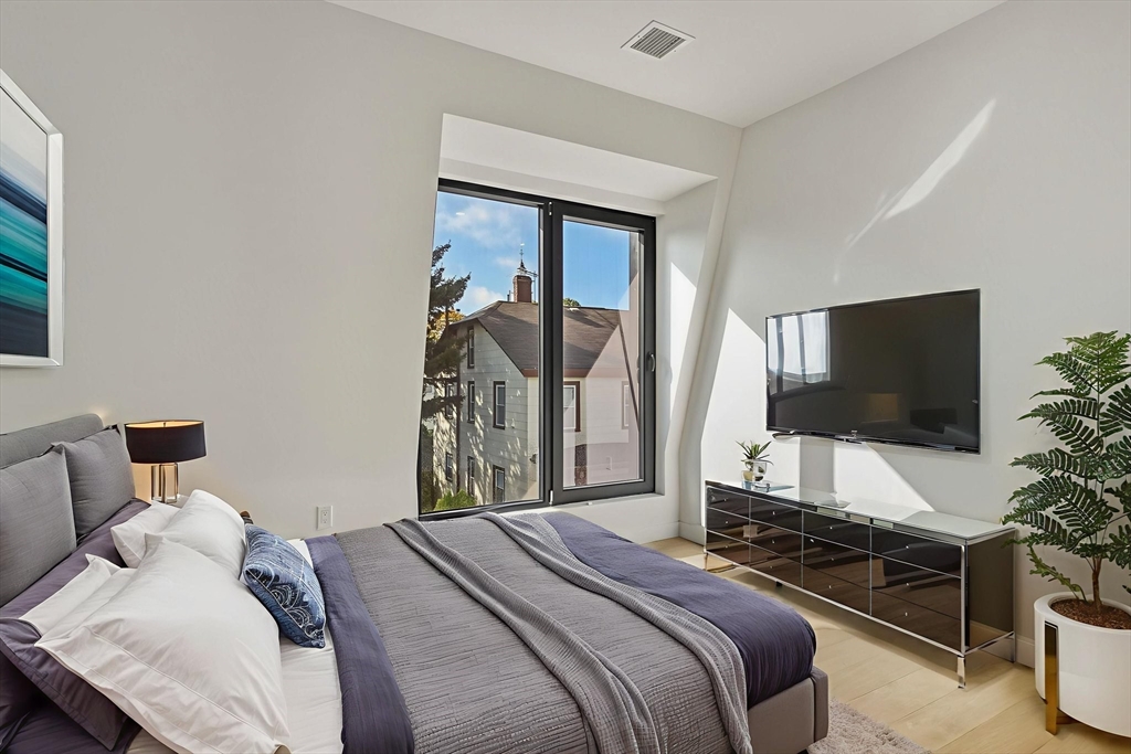 22 High Street, Unit PH11 Boston, MA 02122 - Photo 13 of 24