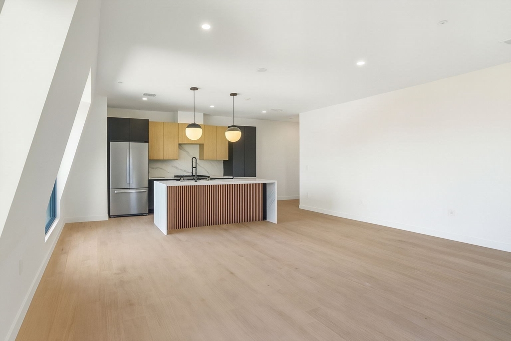 22 High Street, Unit PH11 Boston, MA 02122 - Photo 3 of 24