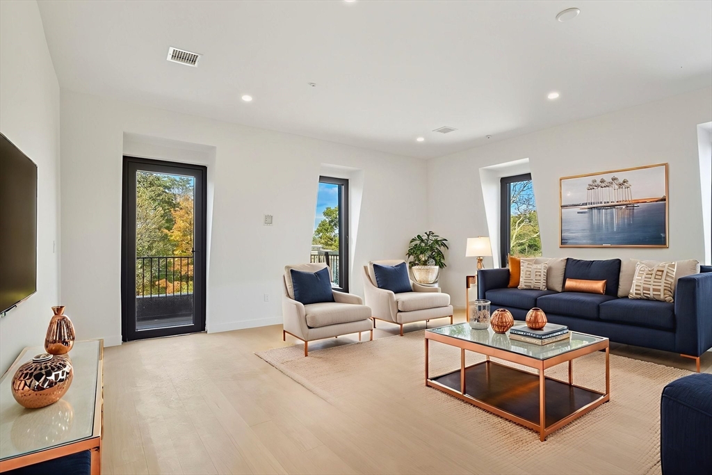 22 High Street, Unit PH11 Boston, MA 02122 - Photo 7 of 24