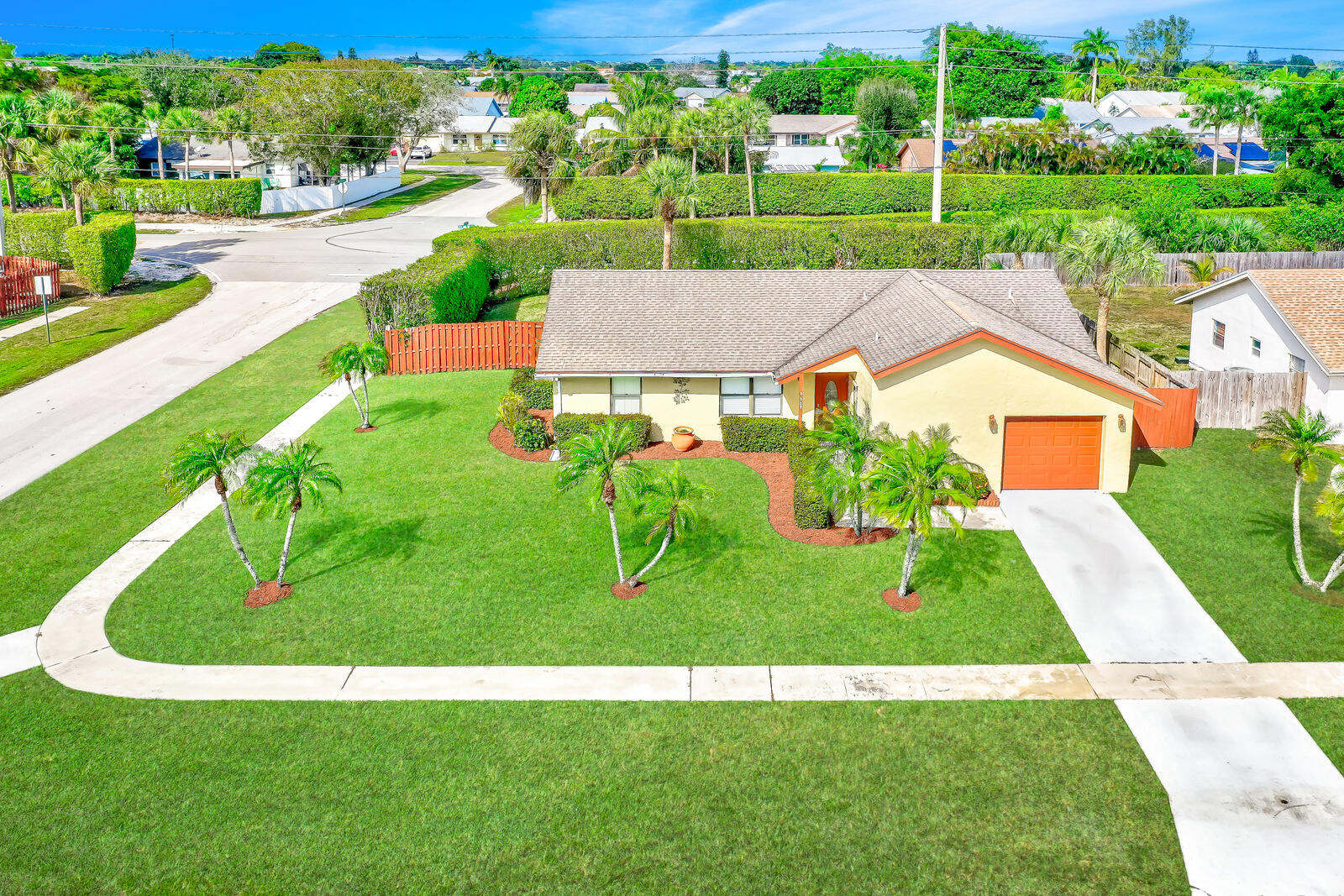 9669 Lancaster Place Boca Raton, FL 33434 - Photo 12 of 70 FRONT
