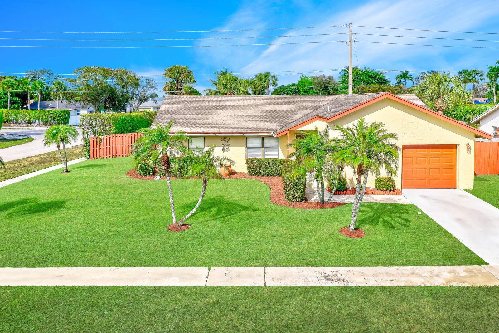 9669 Lancaster Place Boca Raton, FL 33434 - Photo 13 of 70 FRONT