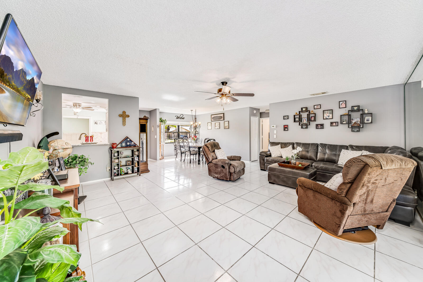 9669 Lancaster Place Boca Raton, FL 33434 - Photo 15 of 70 LARGE LIVING AREA