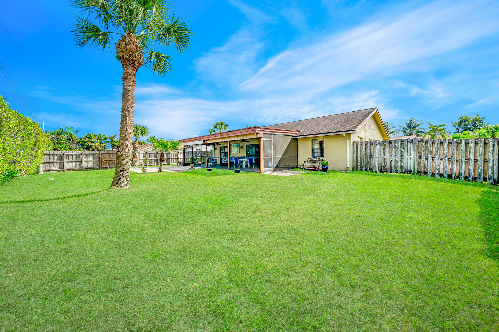9669 Lancaster Place Boca Raton, FL 33434 - Photo 4 of 70 YARD