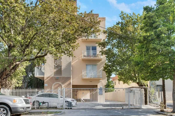 $1,925 | 1349 Southwest 3rd Street, Unit 5, Miami, FL 33135