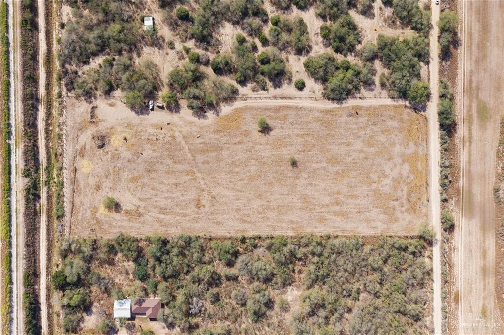 0 La Gallina Road Penitas, TX 78576 - Photo 14 of 14 a bathroom with a bathtub