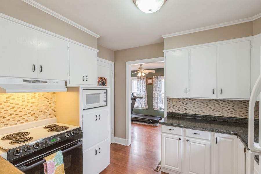 2444 33rd Street Moline, IL 61265 - Photo 12 of 15 Gallery Image 12