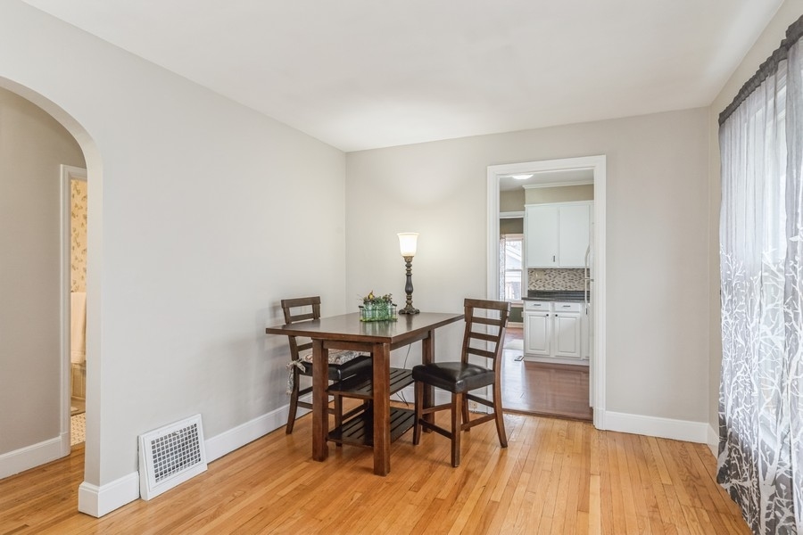 2444 33rd Street Moline, IL 61265 - Photo 7 of 15 Gallery Image 7