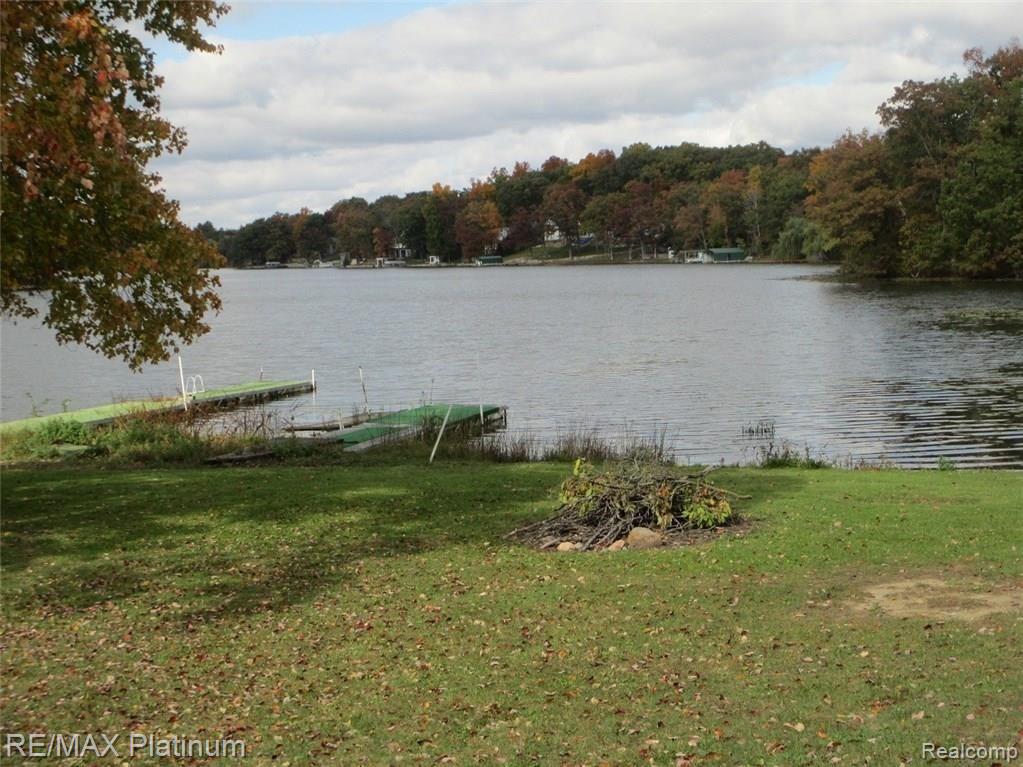 6433 Bennett Lake Road Fenton, MI 48430 - Photo 7 of 11