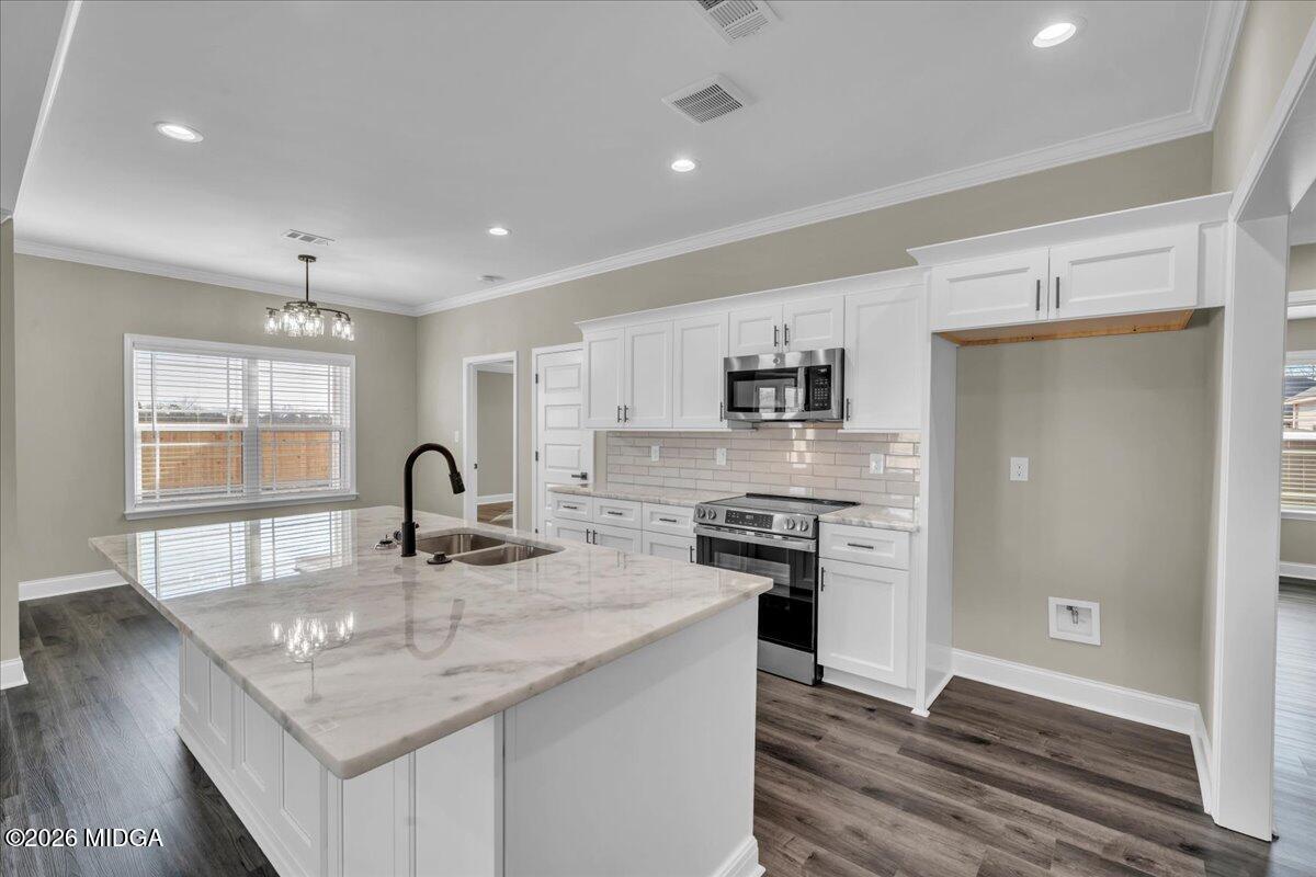 116 Early Drive Byron, GA 31008 - Photo 14 of 56 16 - Kitchen 2