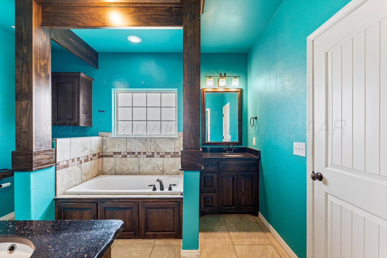 7400 Rochester Drive Amarillo, TX 79118 - Photo 29 of 53 Primary Bath