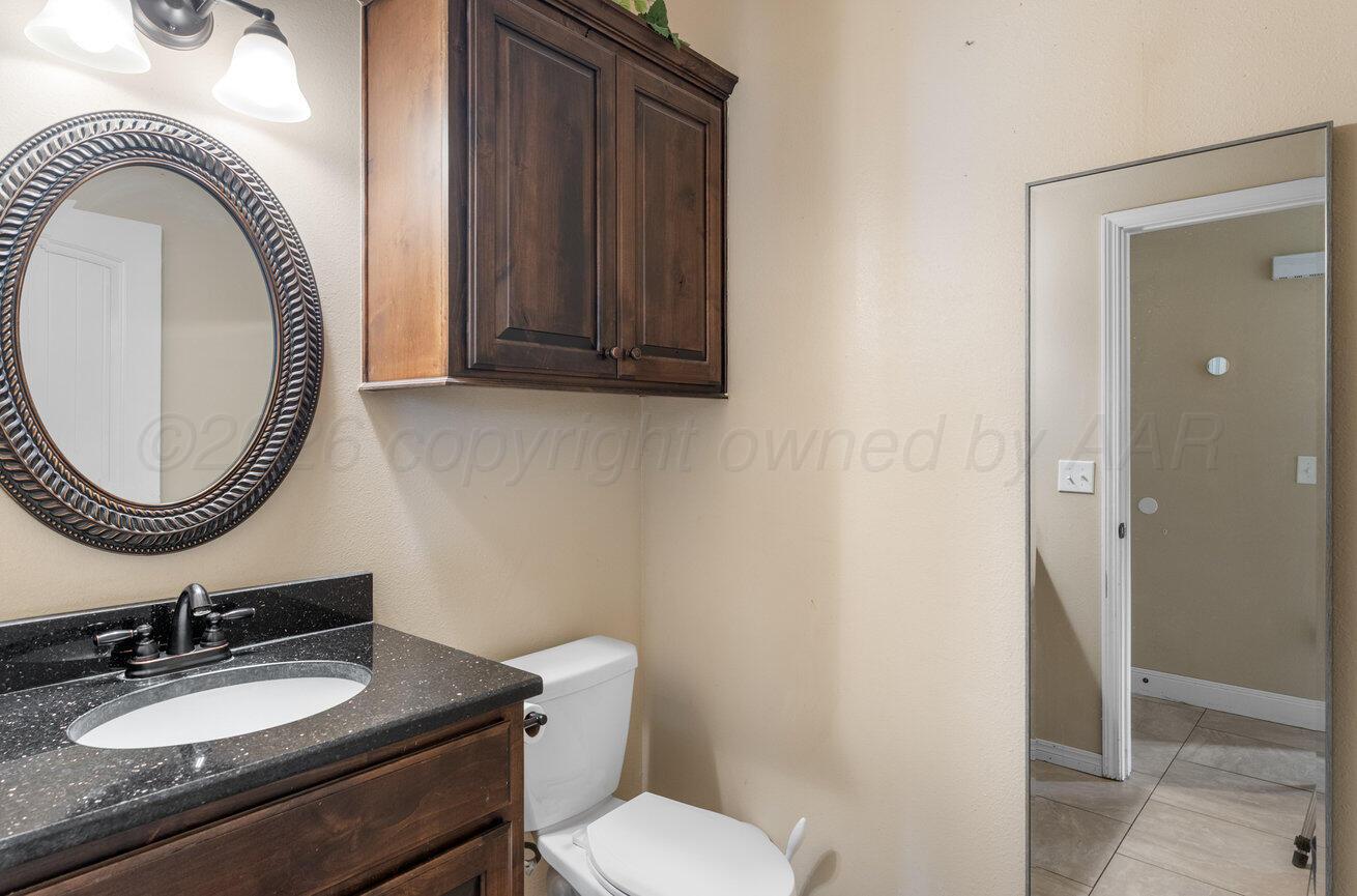 7400 Rochester Drive Amarillo, TX 79118 - Photo 36 of 53 Powder Room