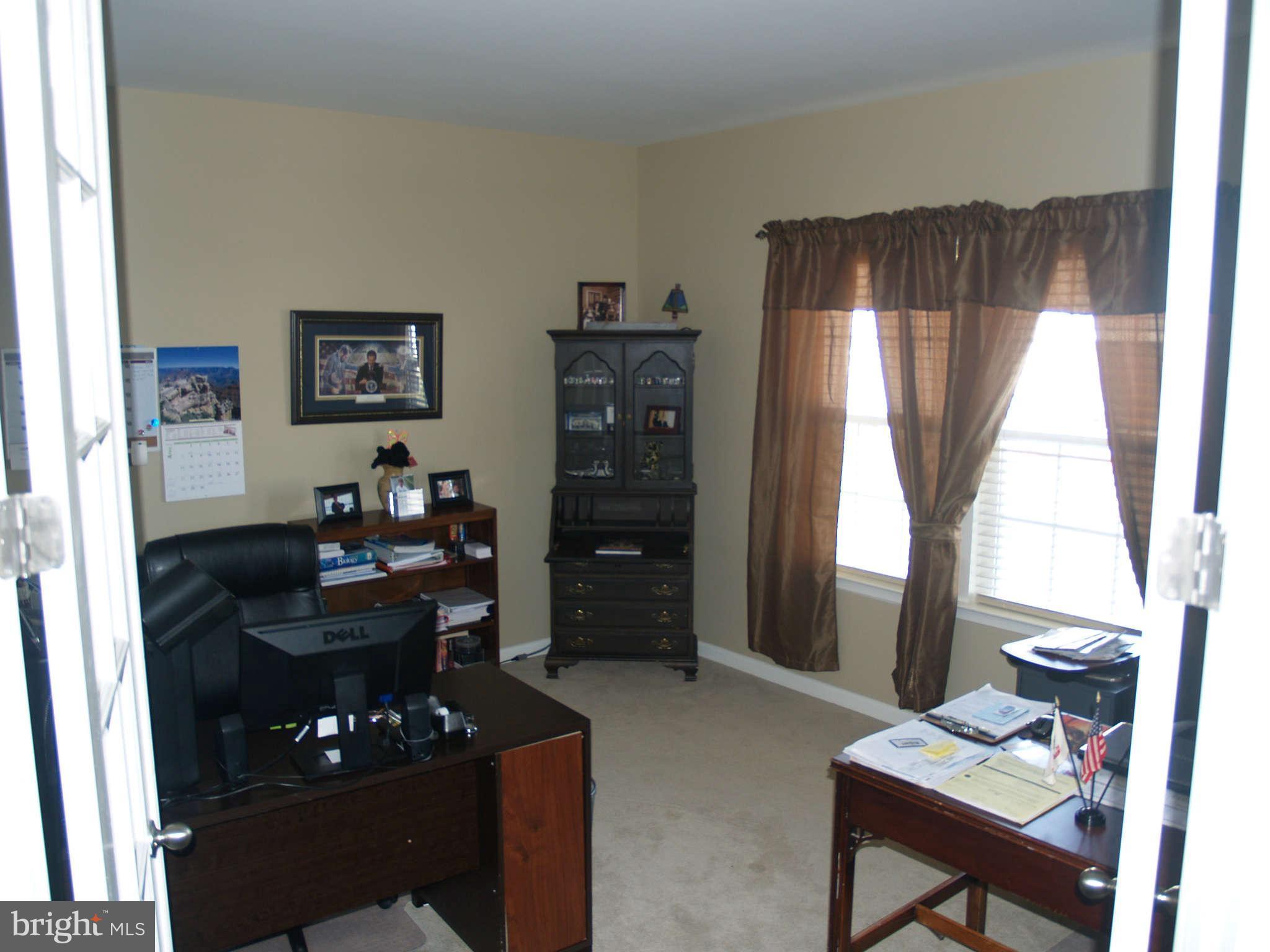 413 Woodrow Road Winchester, VA 22602 - Photo 14 of 25 office library