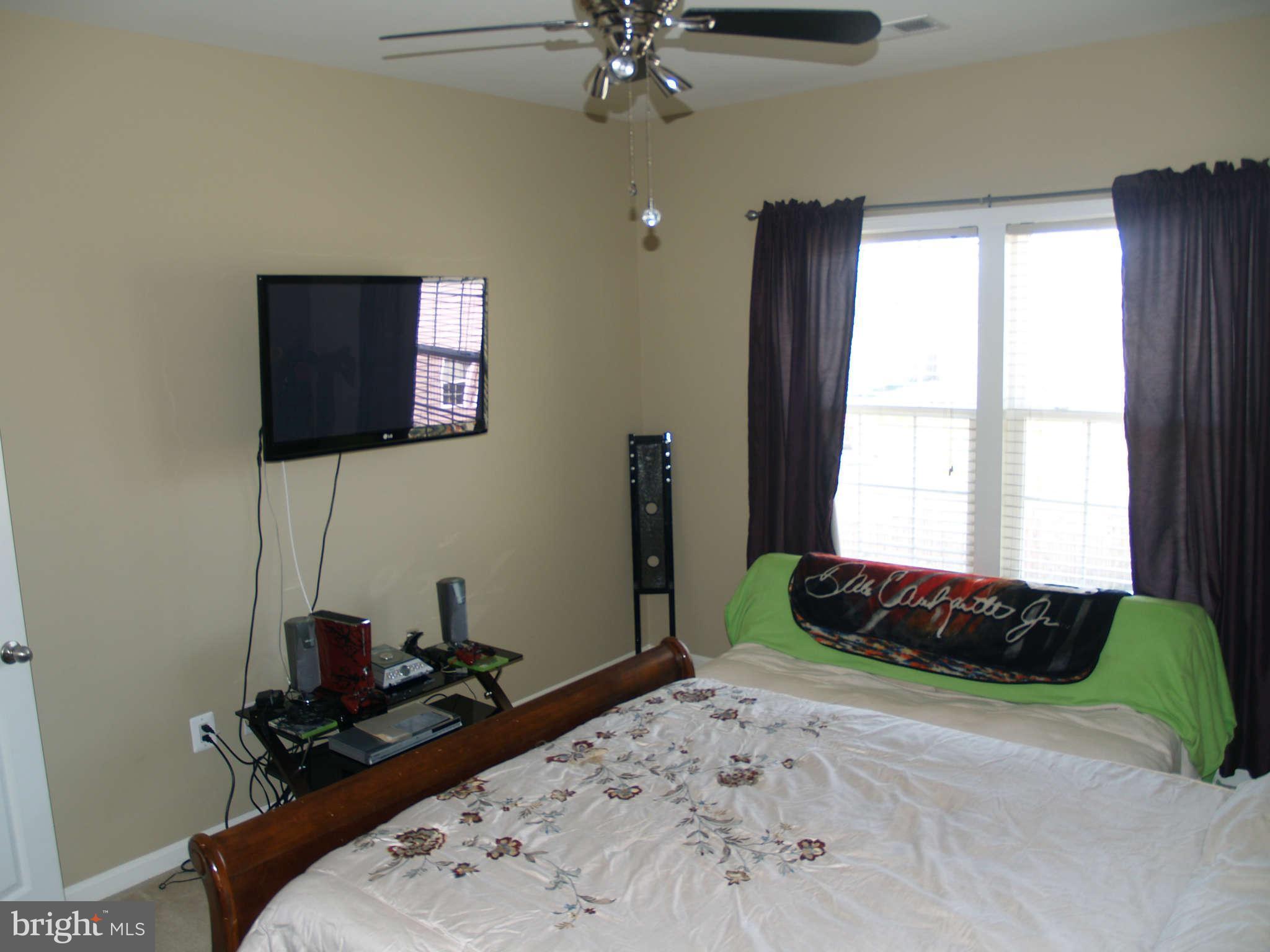 413 Woodrow Road Winchester, VA 22602 - Photo 23 of 25 Bedroom