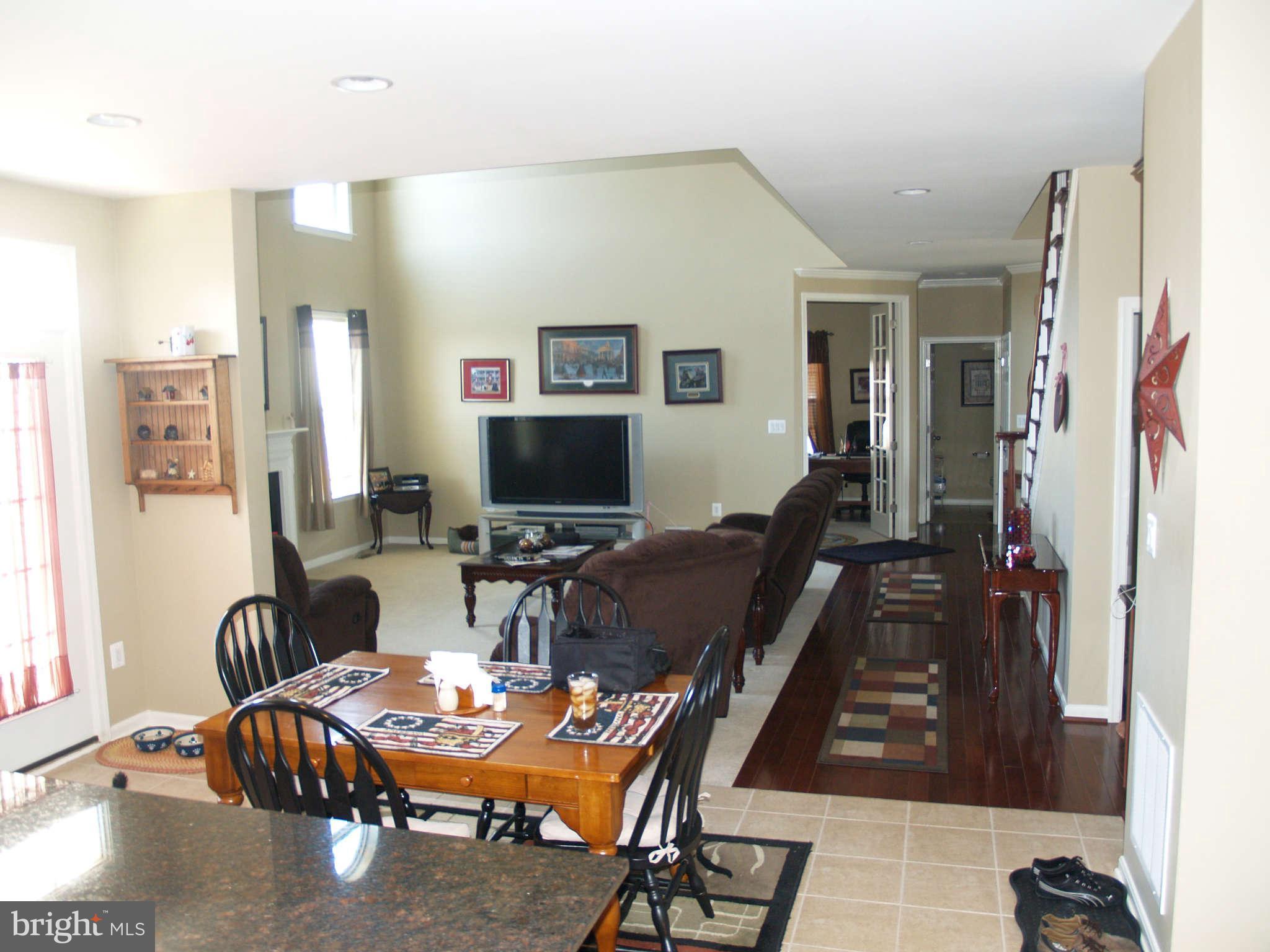 413 Woodrow Road Winchester, VA 22602 - Photo 9 of 25 Interior (General)
