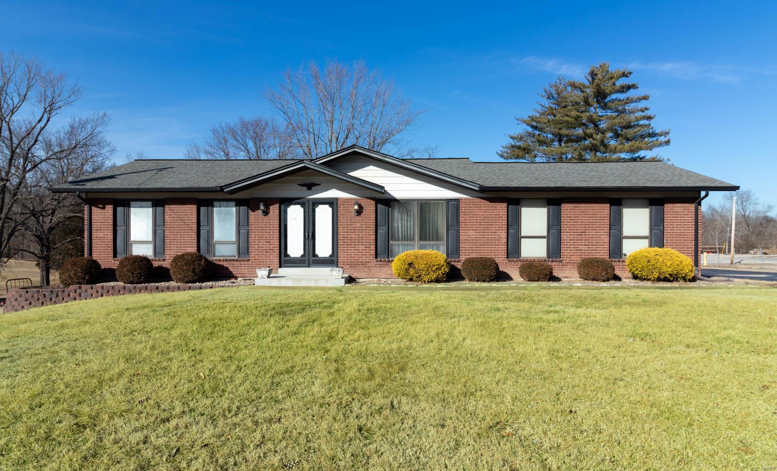 4423 Baumgartner Road St. Louis, MO 63129 - Photo 1 of 18