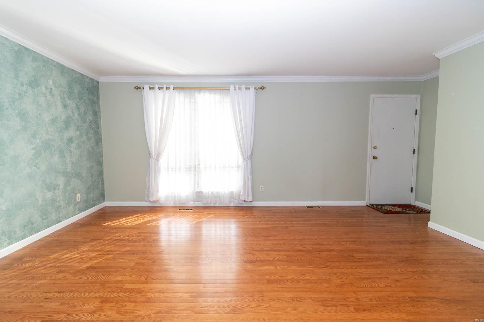 4423 Baumgartner Road St. Louis, MO 63129 - Photo 3 of 18
