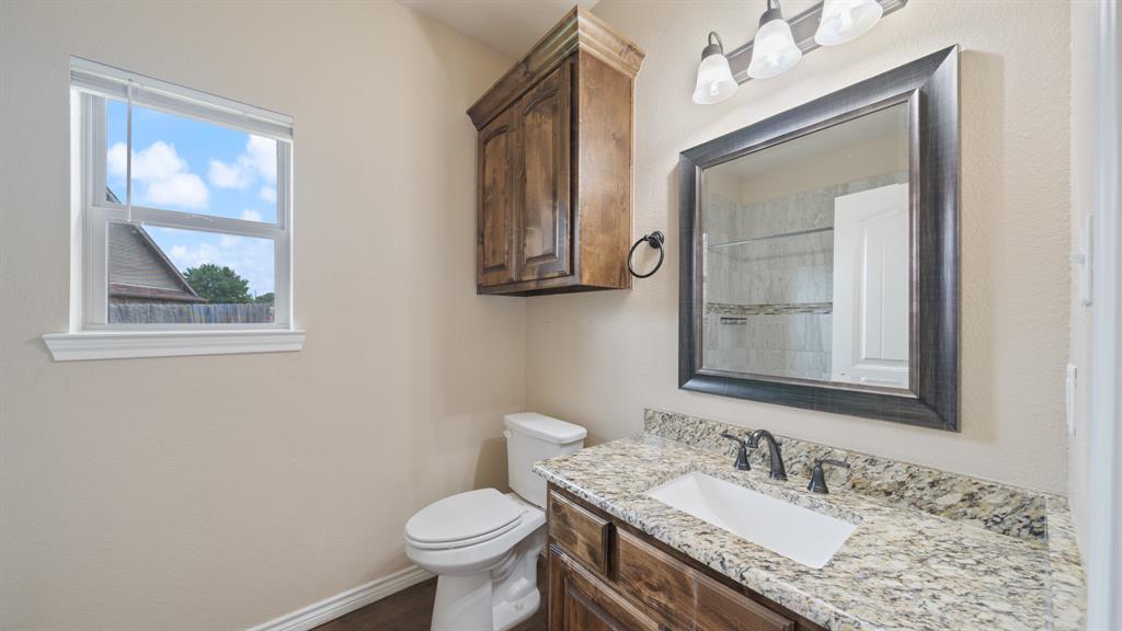 1401 Ridgebriar Drive Kaufman, TX 75142 - Photo 22 of 26 Hallway bathroom
