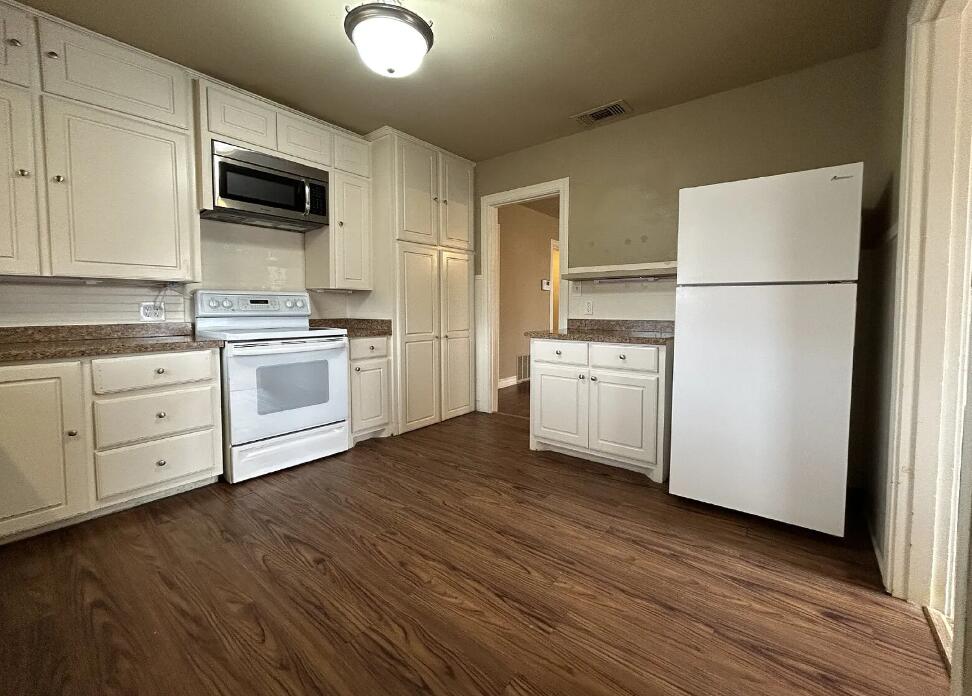 3323 22nd Street Lubbock, TX 79410 - Photo 7 of 12 Screenshot 2026-02-04 131738