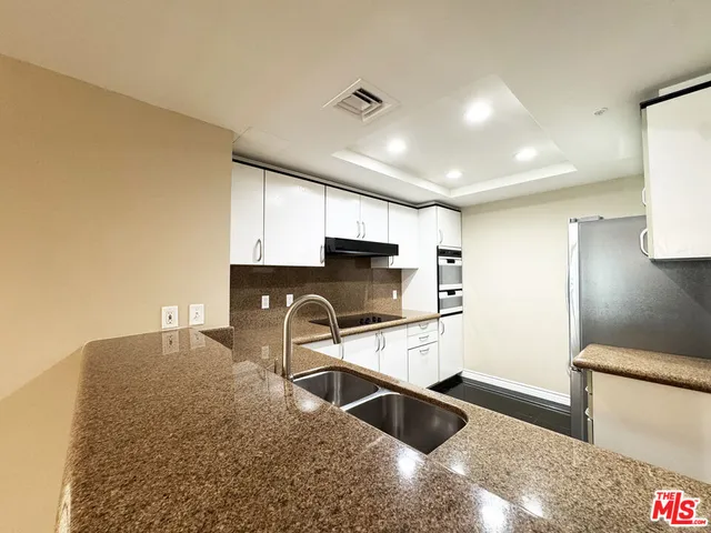 $6,250 | 10520 Wilshire Boulevard, Unit 801, Los Angeles, CA 90024