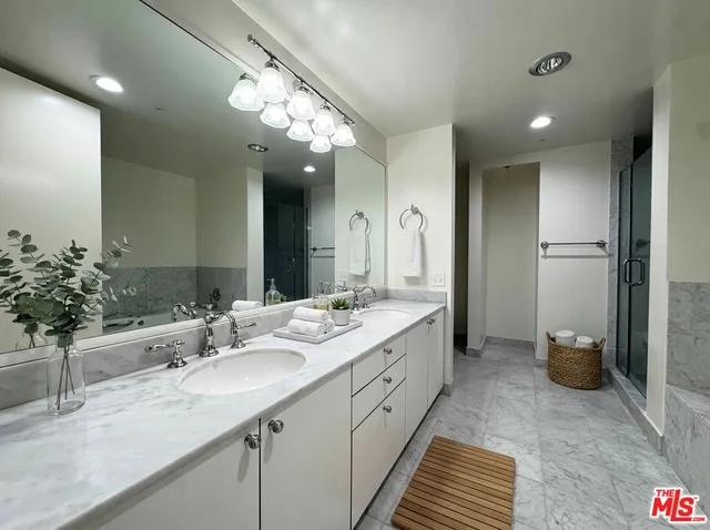 $6,250 | 10520 Wilshire Boulevard, Unit 801, Los Angeles, CA 90024