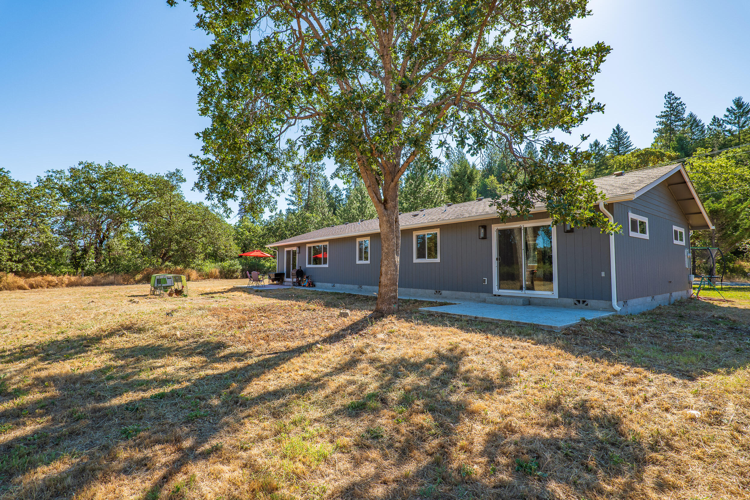 1150 Pleasant Valley Road Merlin, OR 97532 - Photo 29 of 37 1150PleasantValleyRd-032